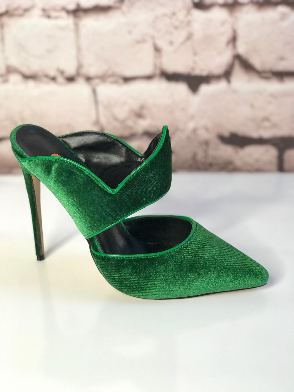 WICKED FJ5 NEW Green Velour Pointed Toe Open Back 5 inch Stiletto Size 7 pumps - Picture 13 of 16